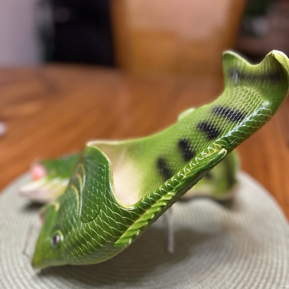 Quirky Green Fish Women's Slippers - Picture 4 of 6